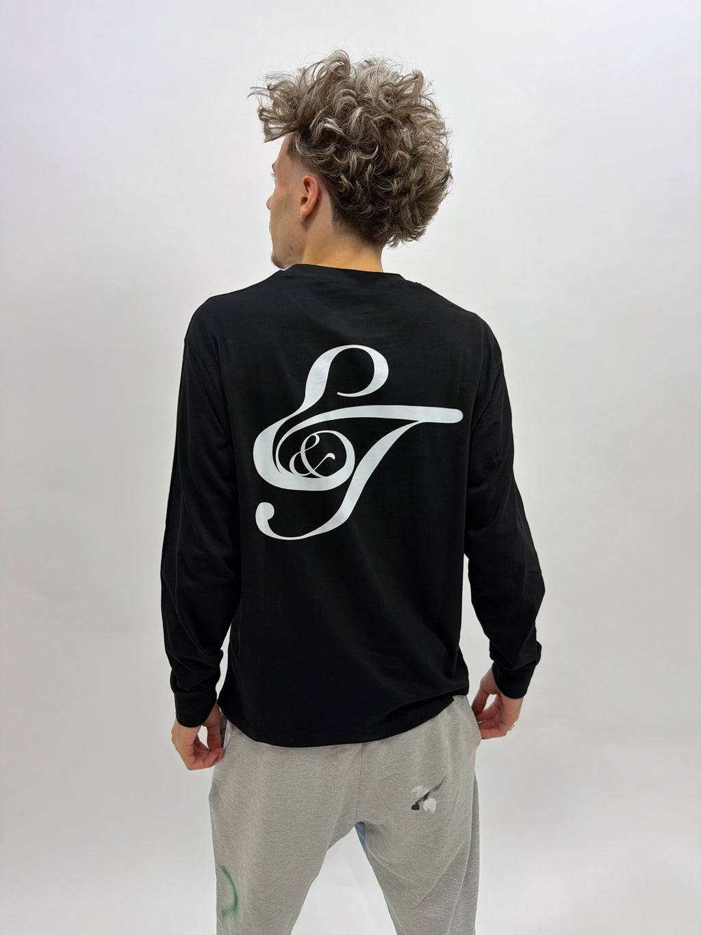 Long sleeve THVT RELIGION Black